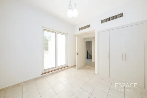 Villa en Victory Heights, Dubai Sports City, Dubai, 4 dormitorios, 350 m², № 61567 - foto 12