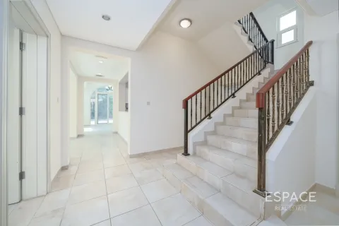 Villa en Victory Heights, Dubai Sports City, Dubai, 4 dormitorios, 350 m², № 61567 - foto 7