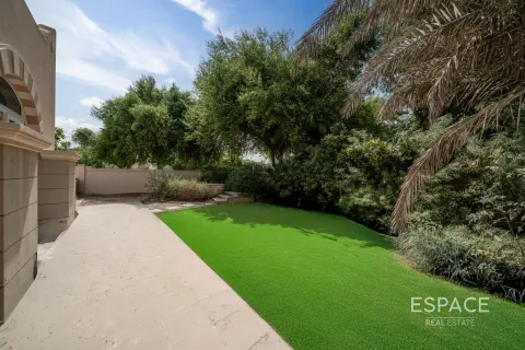 Villa en Victory Heights, Dubai Sports City, Dubai, 4 dormitorios, 350 m², № 61567 - foto 16
