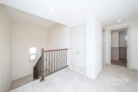 Villa en Victory Heights, Dubai Sports City, Dubai, 4 dormitorios, 350 m², № 61567 - foto 8