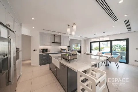 Villa in Meadows 1, Meadows, Dubai 4 bedrooms, 344 sq.m. № 61568 - photo 4