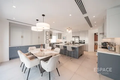 Villa in Meadows 1, Meadows, Dubai 4 bedrooms, 344 sq.m. № 61568 - photo 3