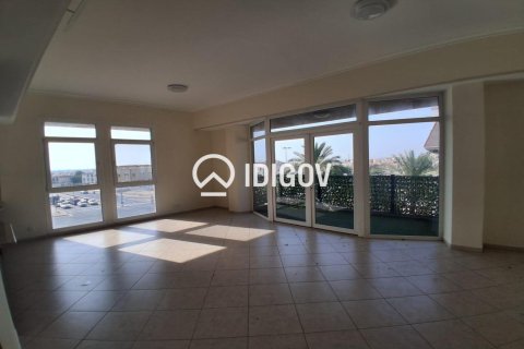 Снять в аренду квартиру в Мирдифом, Дубай: 2 спальни, 141.12м², № 124627 - фото 4