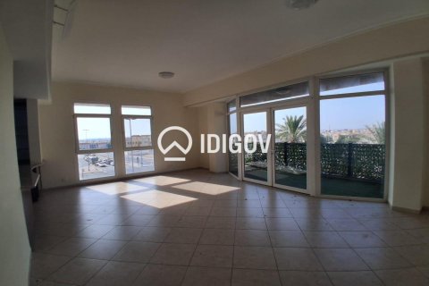 Снять в аренду квартиру в Мирдифом, Дубай: 2 спальни, 141.12м², № 124627 - фото 13