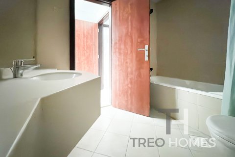 Apartment in Dubai Sports City, Dubai 2 bedrooms, 150 sq.m. № 16384 - photo 9