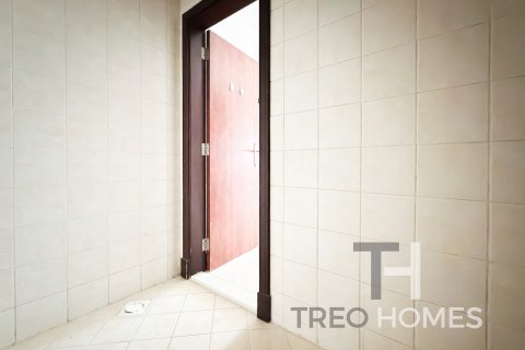 Apartment in Dubai Sports City, Dubai 2 bedrooms, 150 sq.m. № 16384 - photo 13