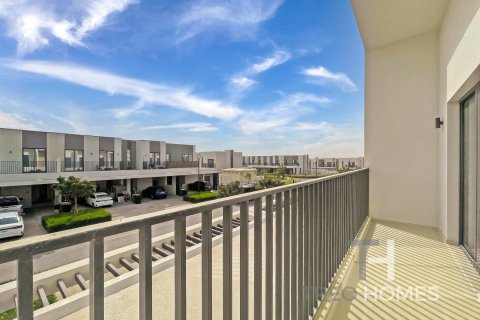 Townhouse in Dubai South (Dubai World Central), Dubai 3 bedrooms, 182 sq.m. № 16382 - photo 1