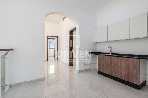 Villa à Nadd Al Sheba, Dubai, 6 chambres, 1468.05 m², № 128968 - photo 17