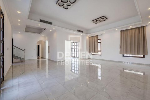 Villa à Nadd Al Sheba, Dubai, 6 chambres, 1468.05 m², № 128968 - photo 1