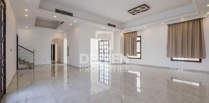 Villa à Nadd Al Sheba, Dubai, 6 chambres, 1468.05 m², № 128968