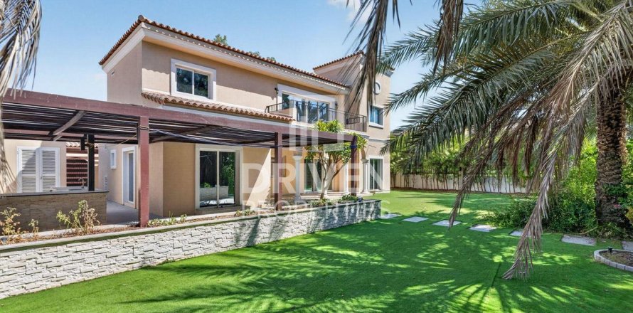 Villa in Dubai Investment Park, Dubai 5 bedrooms, 828.51 sq.m. № 128975