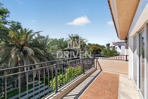 Villa in Dubai Investment Park, Dubai 5 bedrooms, 828.51 sq.m. № 128975 - photo 21