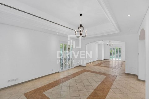 Villa in Dubai Investment Park, Dubai 5 bedrooms, 828.51 sq.m. № 128975 - photo 4