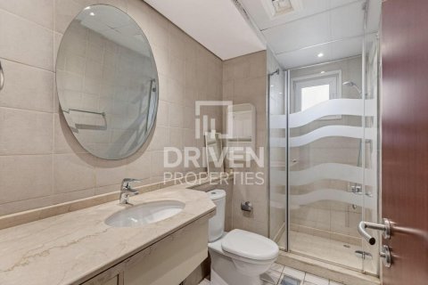 Villa in Dubai Investment Park, Dubai 5 bedrooms, 828.51 sq.m. № 128975 - photo 27