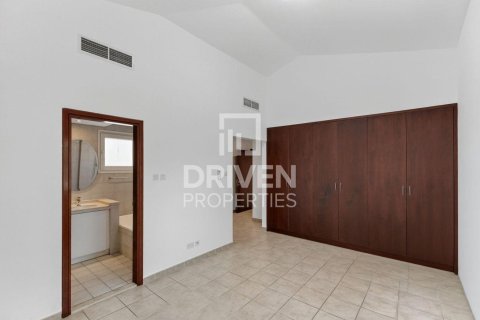 Villa in Dubai Investment Park, Dubai 5 bedrooms, 828.51 sq.m. № 128975 - photo 9