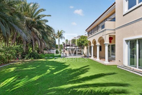 Villa in Dubai Investment Park, Dubai 5 bedrooms, 828.51 sq.m. № 128975 - photo 20