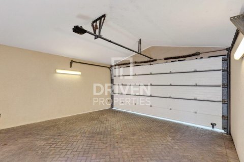 Villa in Dubai Investment Park, Dubai 5 bedrooms, 828.51 sq.m. № 128975 - photo 26