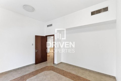 Villa in Dubai Investment Park, Dubai 5 bedrooms, 828.51 sq.m. № 128975 - photo 16