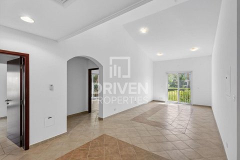Villa in Dubai Investment Park, Dubai 5 bedrooms, 828.51 sq.m. № 128975 - photo 6