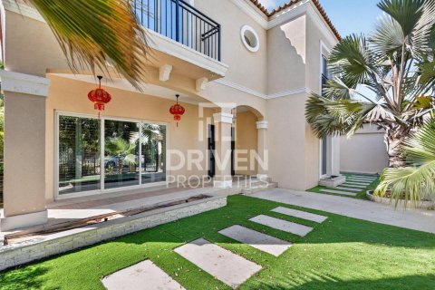 Villa in Dubai Investment Park, Dubai 5 bedrooms, 828.51 sq.m. № 128975 - photo 2