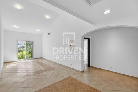 Villa in Dubai Investment Park, Dubai 5 bedrooms, 828.51 sq.m. № 128975 - photo 5