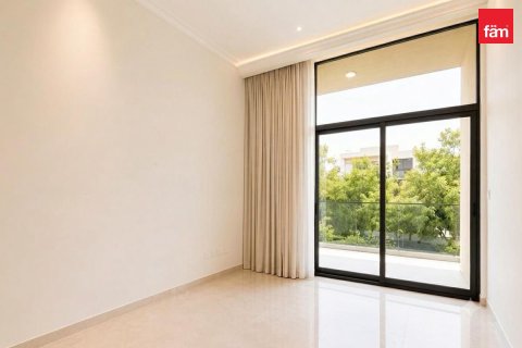Villa in Dubai 5 bedrooms, 639.9 sq.m. № 123935 - photo 5