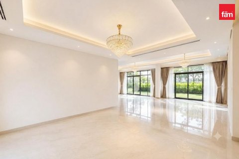Villa in Dubai 5 bedrooms, 639.9 sq.m. № 123935 - photo 3