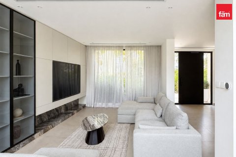 Villa in Jumeirah Islands, Dubai 4 bedrooms, 988.5 sq.m. № 123939 - photo 11