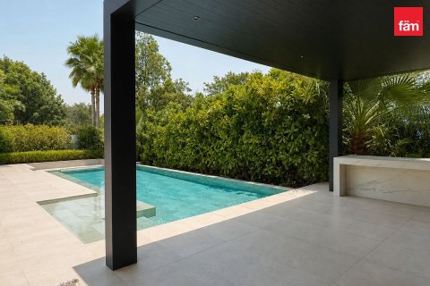 Villa in Jumeirah Islands, Dubai 4 bedrooms, 988.5 sq.m. № 123939 - photo 27