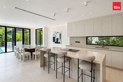 Villa in Jumeirah Islands, Dubai 4 bedrooms, 988.5 sq.m. № 123939 - photo 6