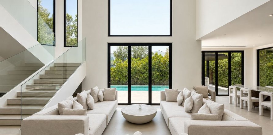 Villa in Jumeirah Islands, Dubai 4 bedrooms, 988.5 sq.m. № 123939