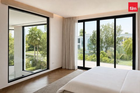 Villa in Jumeirah Islands, Dubai 4 bedrooms, 988.5 sq.m. № 123939 - photo 14