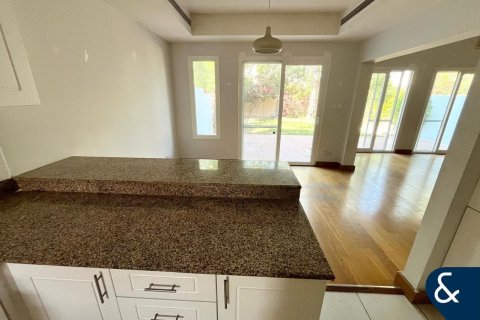 Villa in Springs 2, The Springs, Dubai 3 bedrooms, 240 sq.m. № 88499 - photo 6