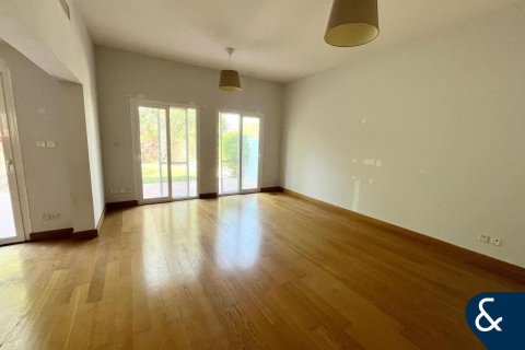 Villa in Springs 2, The Springs, Dubai 3 bedrooms, 240 sq.m. № 88499 - photo 9