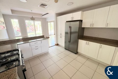 Villa in Springs 2, The Springs, Dubai 3 bedrooms, 240 sq.m. № 88499 - photo 5