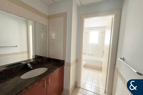 Villa in Springs 2, The Springs, Dubai 3 bedrooms, 240 sq.m. № 88499 - photo 15