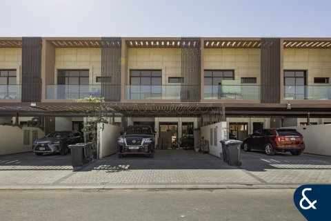 Villa in Al Furjan, Dubai 4 bedrooms, 311 sq.m. № 88498 - photo 16