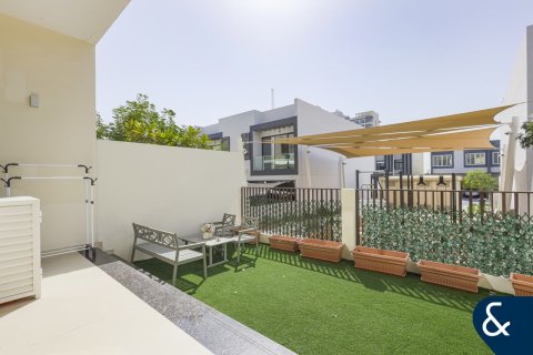 Villa in Al Furjan, Dubai 4 bedrooms, 311 sq.m. № 88498 - photo 15
