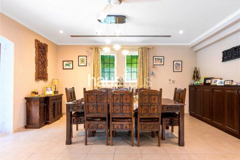 Villa in Legacy, Jumeirah Park, Dubai 4 bedrooms, 403 sq.m. № 43434 - photo 9