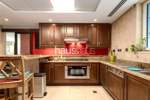 Villa in Legacy, Jumeirah Park, Dubai 4 bedrooms, 403 sq.m. № 43434 - photo 20
