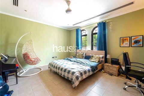 Villa in Legacy, Jumeirah Park, Dubai 4 bedrooms, 403 sq.m. № 43434 - photo 19