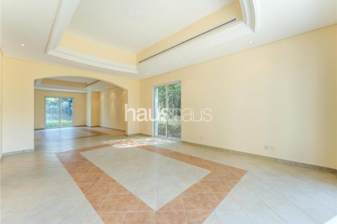 Купить виллу в Дубай Инвестмент Парке, Дубай: 5 спален, 577м², № 43436 - фото 10