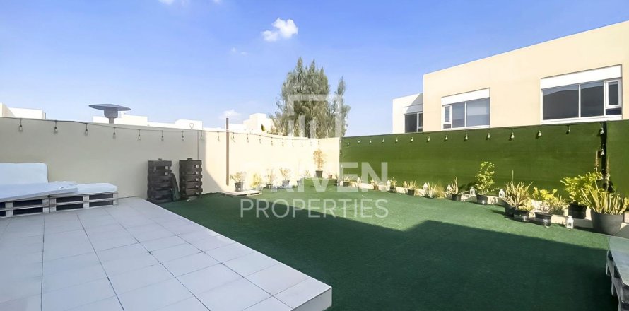 Квартира в EMAAR South, Dubai South (Dubai World Central), Дубай, 2 спальни, 217м², № 87456