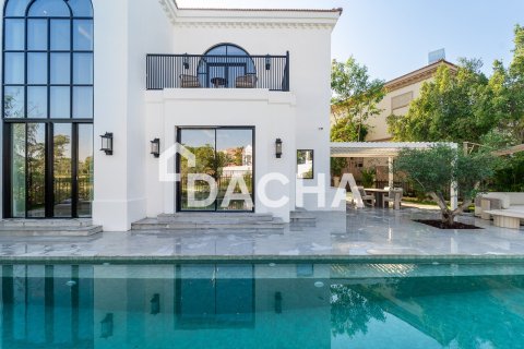 Villa in Jumeirah Islands, Dubai 4 bedrooms, 550 sq.m. № 112711 - photo 30