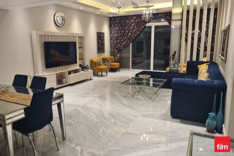 Снять в аренду таунхаус в Дубае: 3 спальни, 264м², № 58099 - фото 15