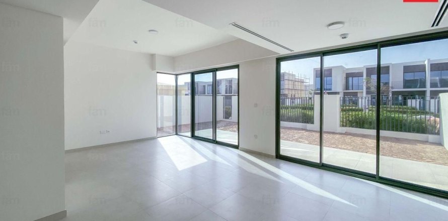 Вилла в Дубае, 3 спальни, 174м², № 58102