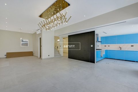 Villa in The Springs, Dubai 3 bedrooms, 233 sq.m. № 18208 - photo 10