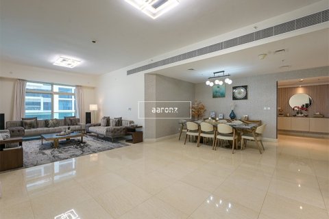 Apartment in Dubai Marina, Dubai 3 bedrooms, 265.4 sq.m. № 18215 - photo 3