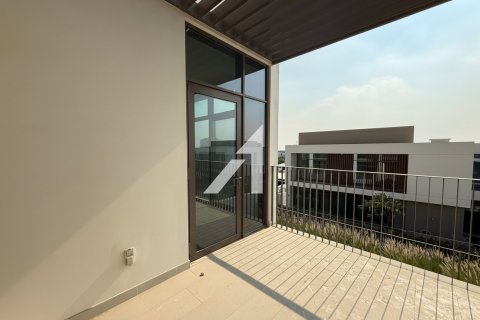 Villa in Al Furjan, Dubai 4 bedrooms, 366 sq.m. № 102041 - photo 5