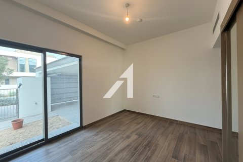 Villa in Al Furjan, Dubai 4 bedrooms, 366 sq.m. № 102041 - photo 19